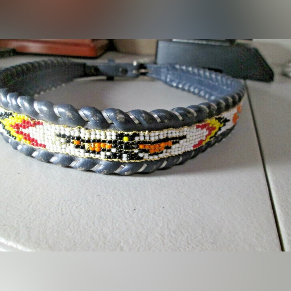 Vintage Ladies Full Grain Leather Beaded Belt by Dun Dee Size 28 Southwestern